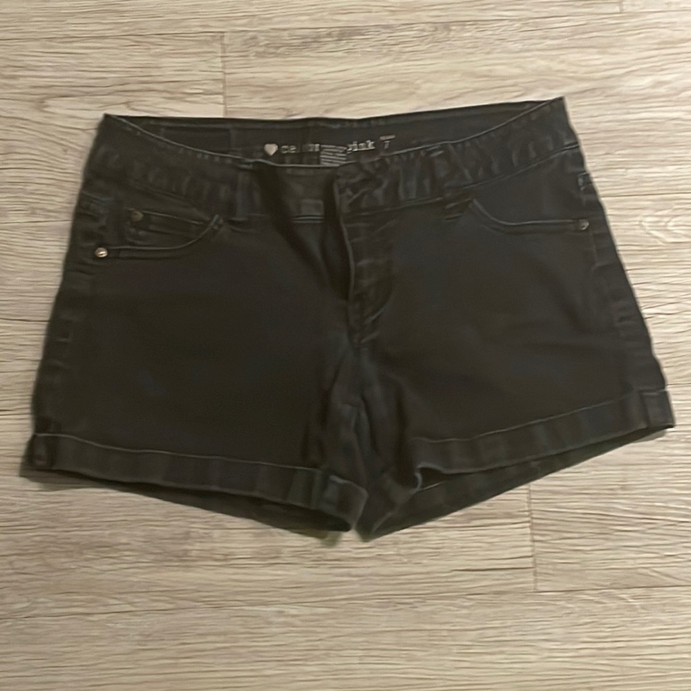 Celebrity Pink Black shorts size 7